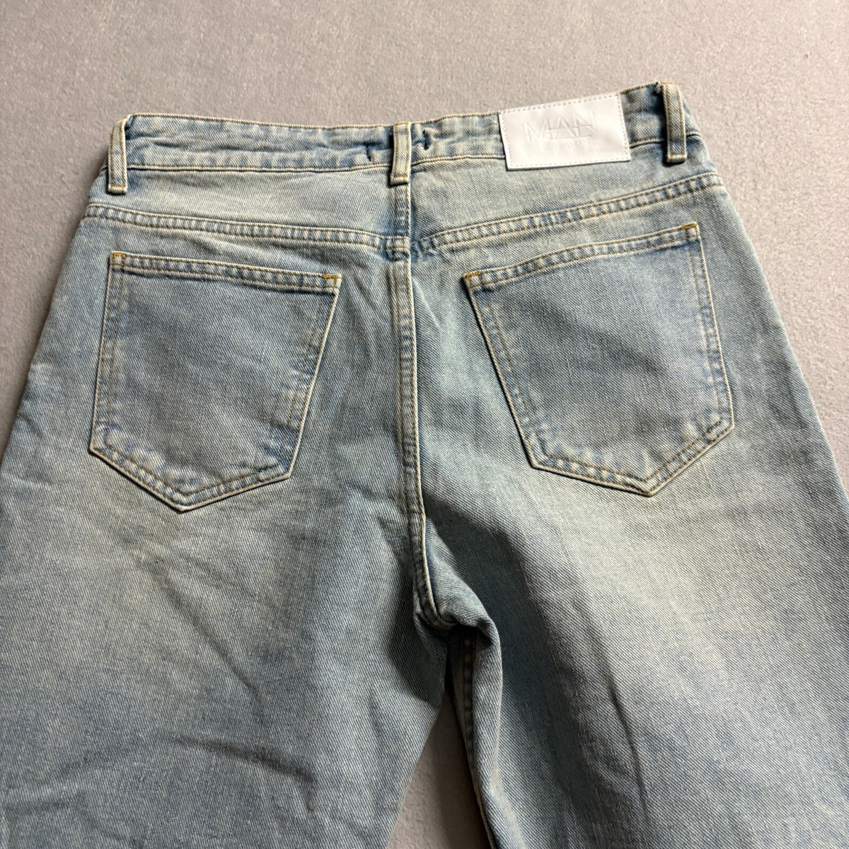 BoohooMAN Mens Jeans 30R Light Wash Blue Denim Button Fly Straight Leg Cotton