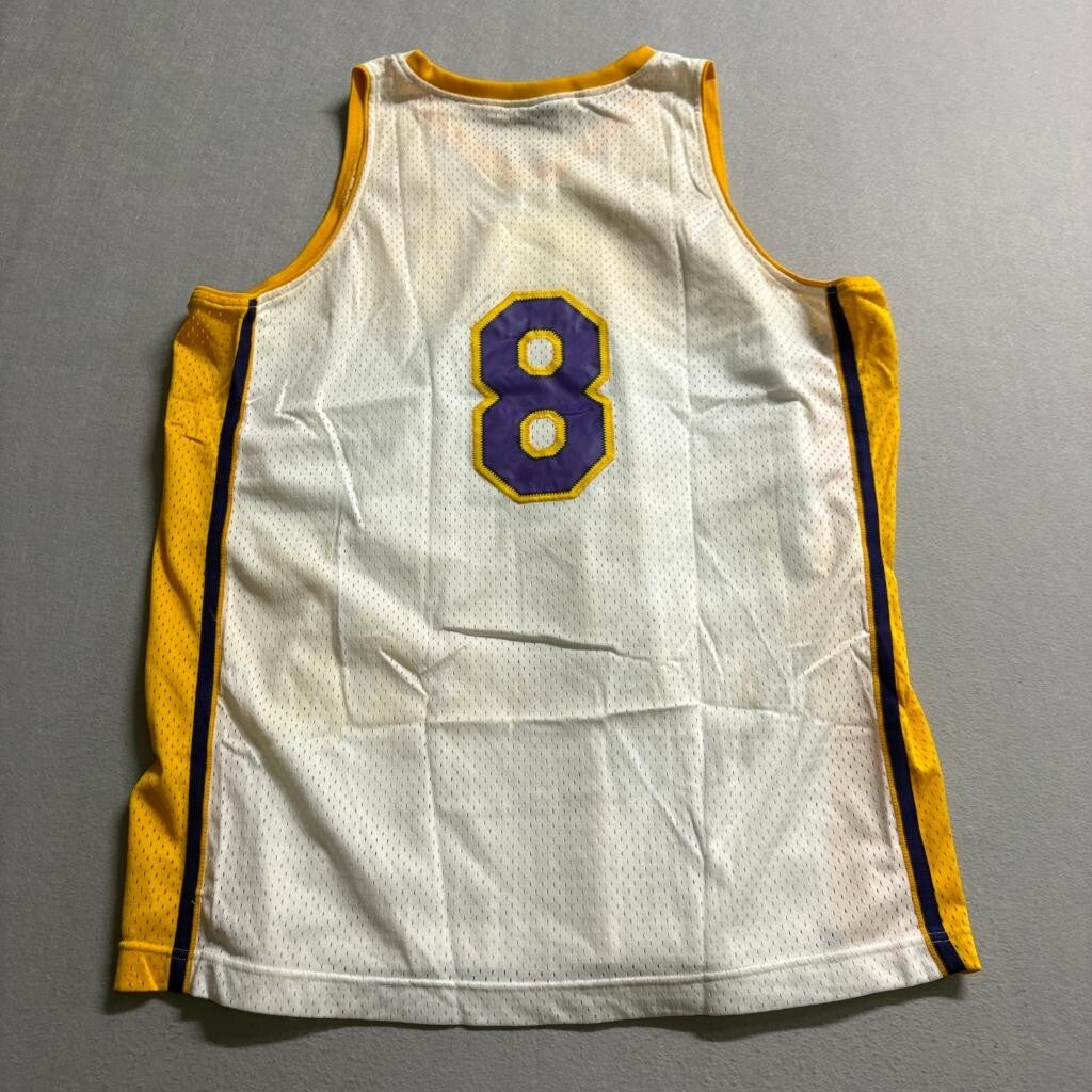 Kobe Bryant Los Angeles Lakers AGMI Jersey Mens XL White Mesh Number