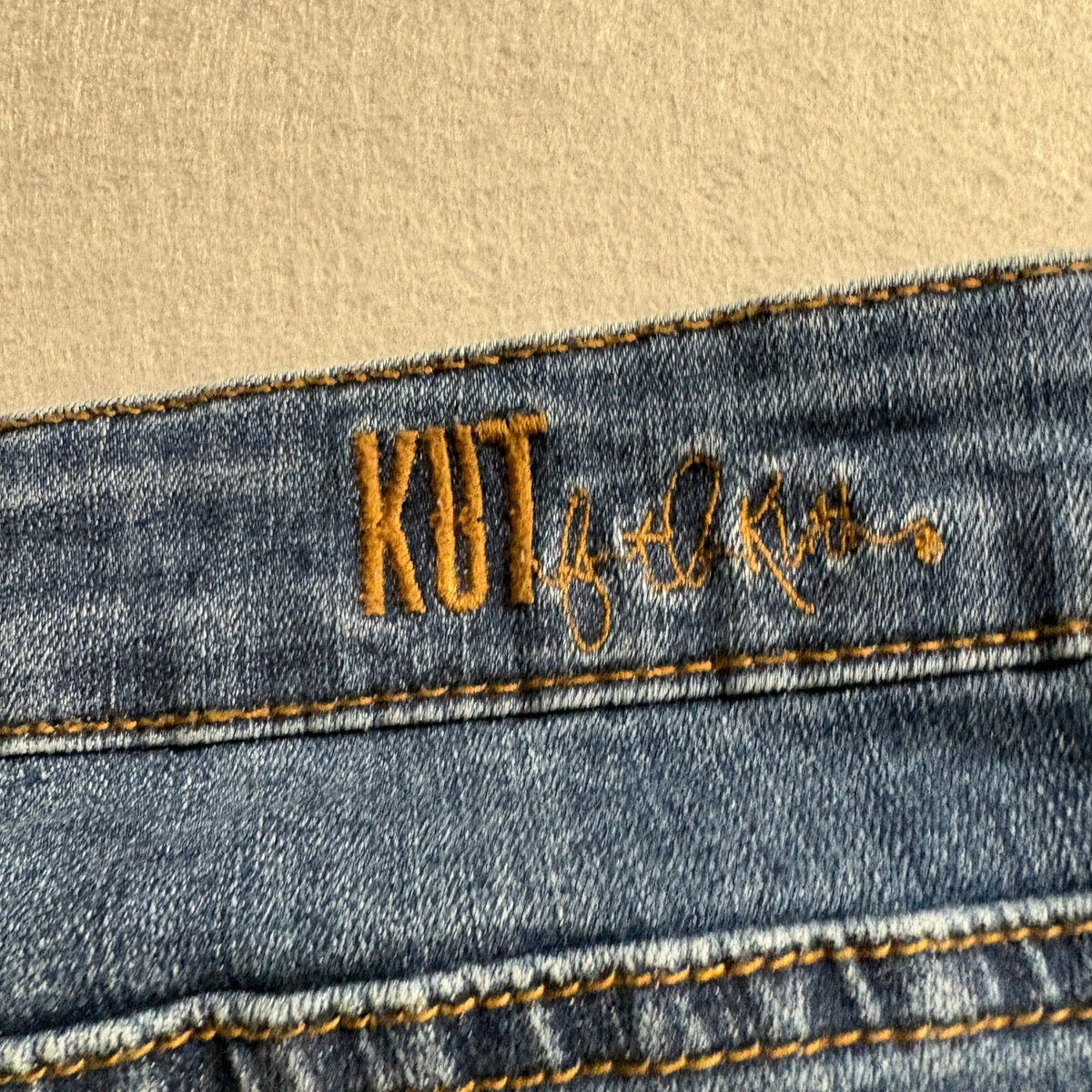 KUT from the Kloth Carrie Boyfriend Jeans Womens Size 12 Medium Wash Stretch