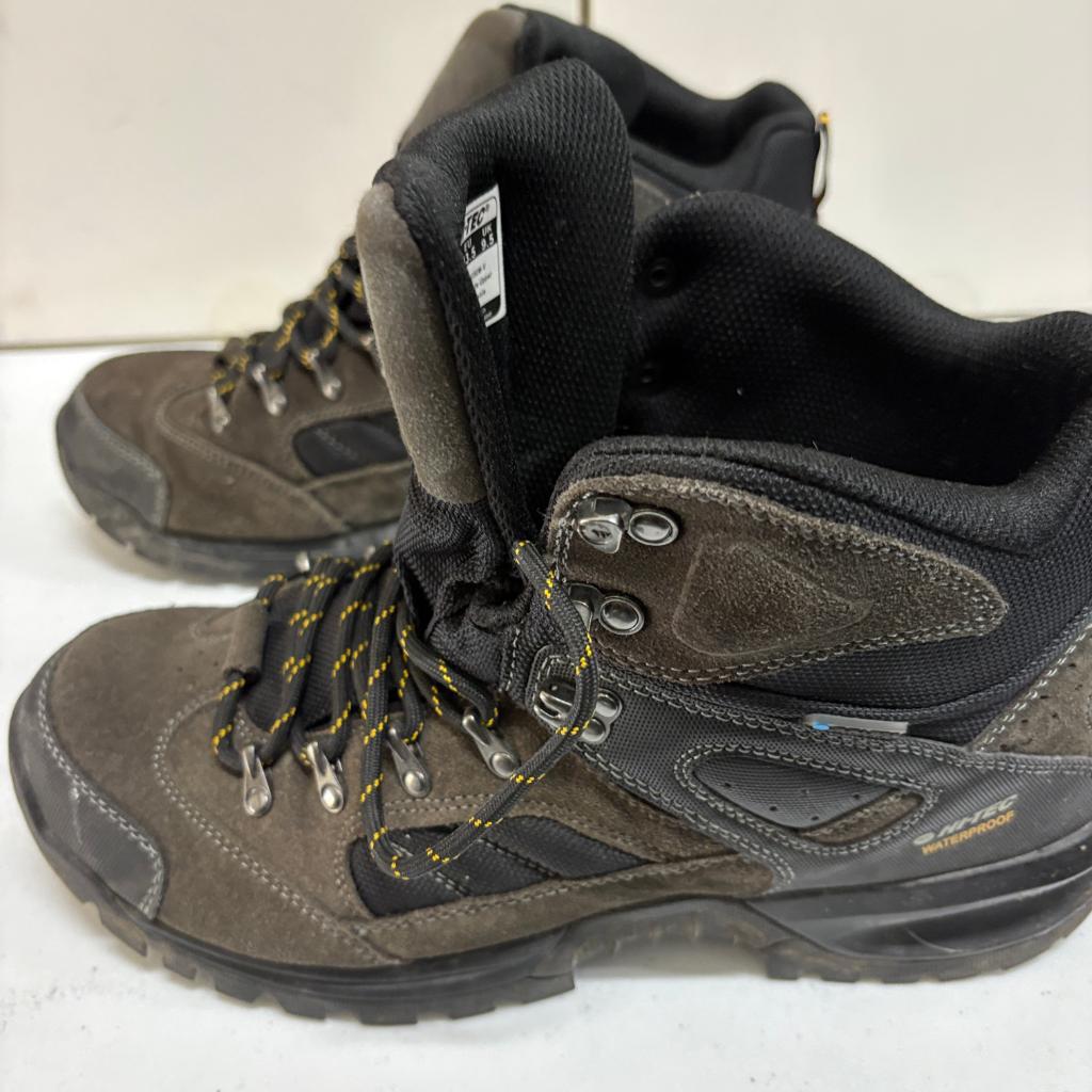 Hi-Tec Rock Waterproof Hiking Boots Mens 10.5 Brown Leather Vibram Sole