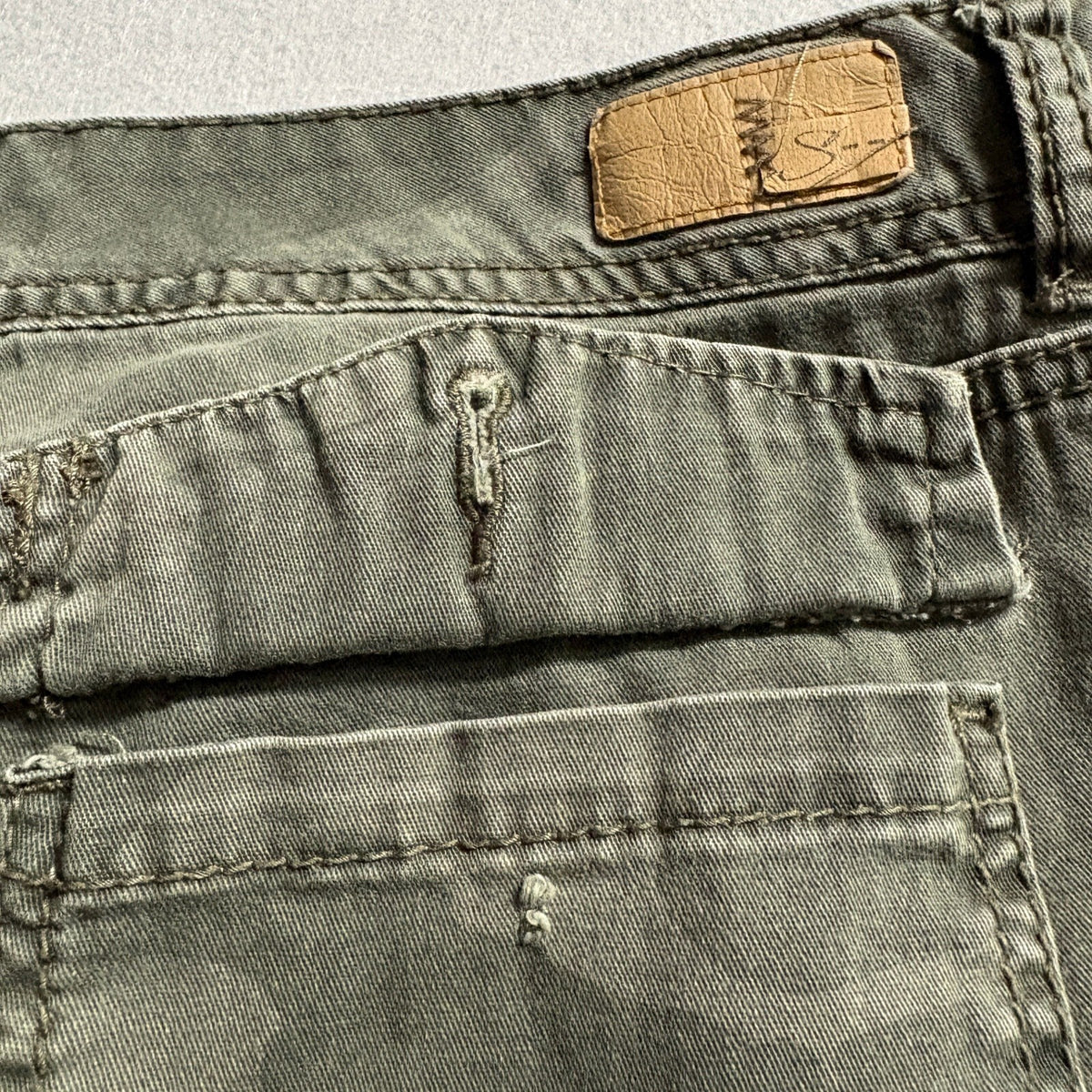 Supplies by Union Bay Camo Cargo Pants Womens Size 6 Green Utility Stretch Slim