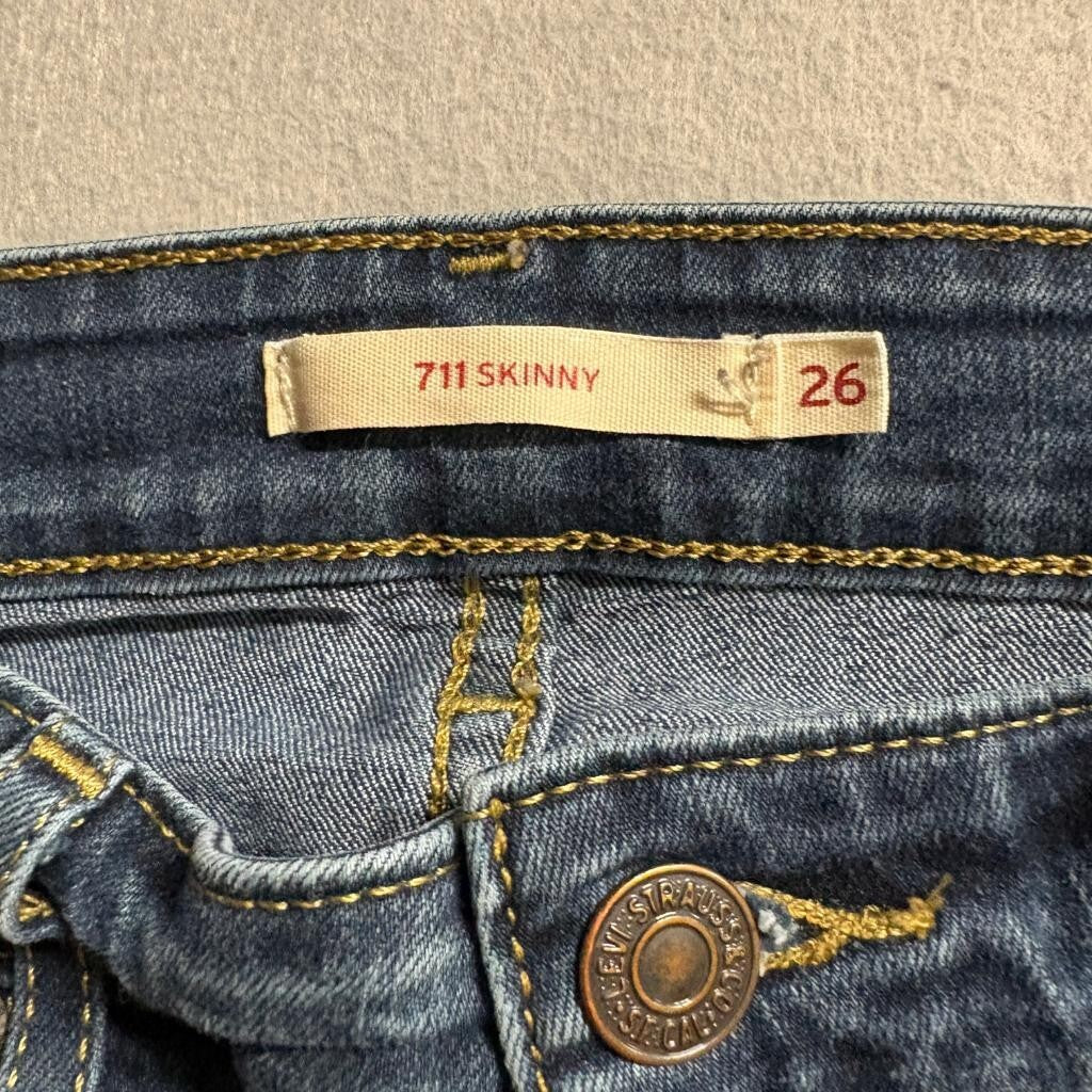 Levi's 711 Skinny Jeans Womens 26 Blue Denim Medium Wash Stretch Pants W26 L28