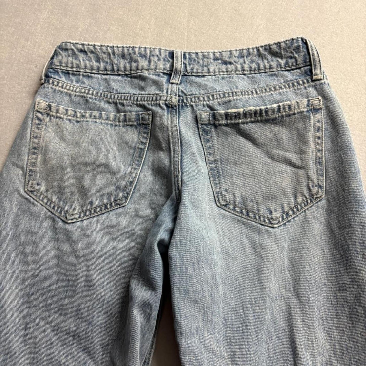 Hollister Low Rise Baggy Jeans Womens 2R W26 Distressed Ripped Light Wash Denim