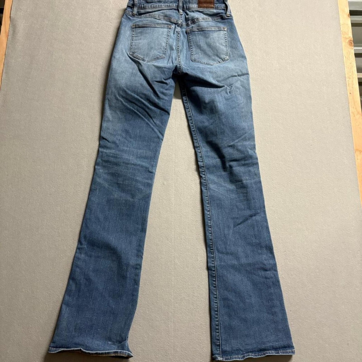 Lands End Mid Rise Curvy Bootcut Jeans Womens Size 6 Tall Blue Denim Stretch