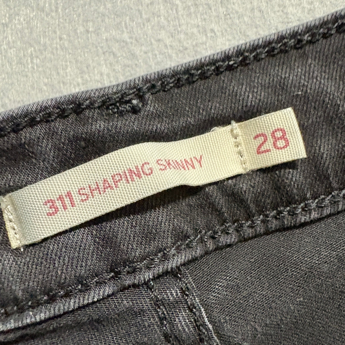 Levi's 311 Shaping Skinny Jeans Womens W28 L30 Black Denim Mid Rise Stretch