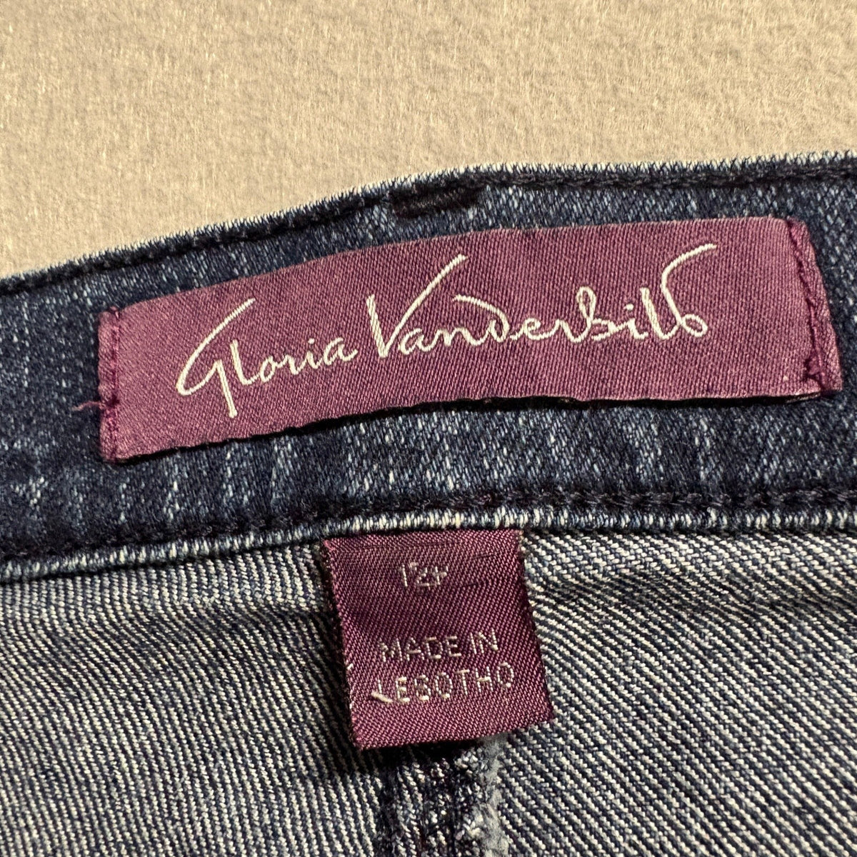 Gloria Vanderbilt Amanda Jeans Womens 12P Blue Denim Classic Rise Straight Leg