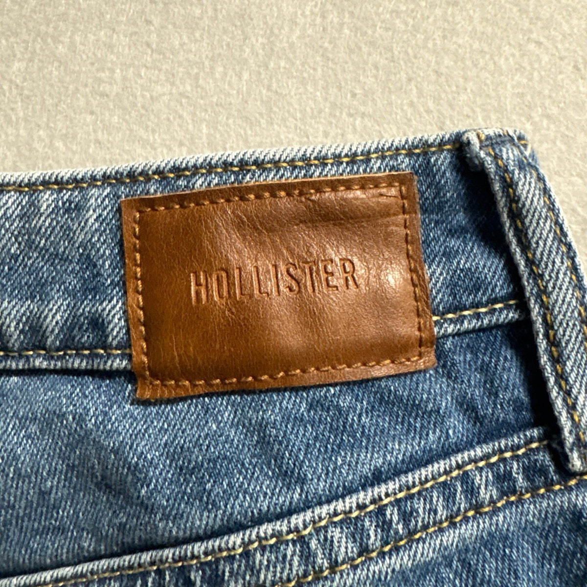 Hollister Curvy Ultra High-Rise Dad Jeans Womens 6R W28 Distressed Blue Denim