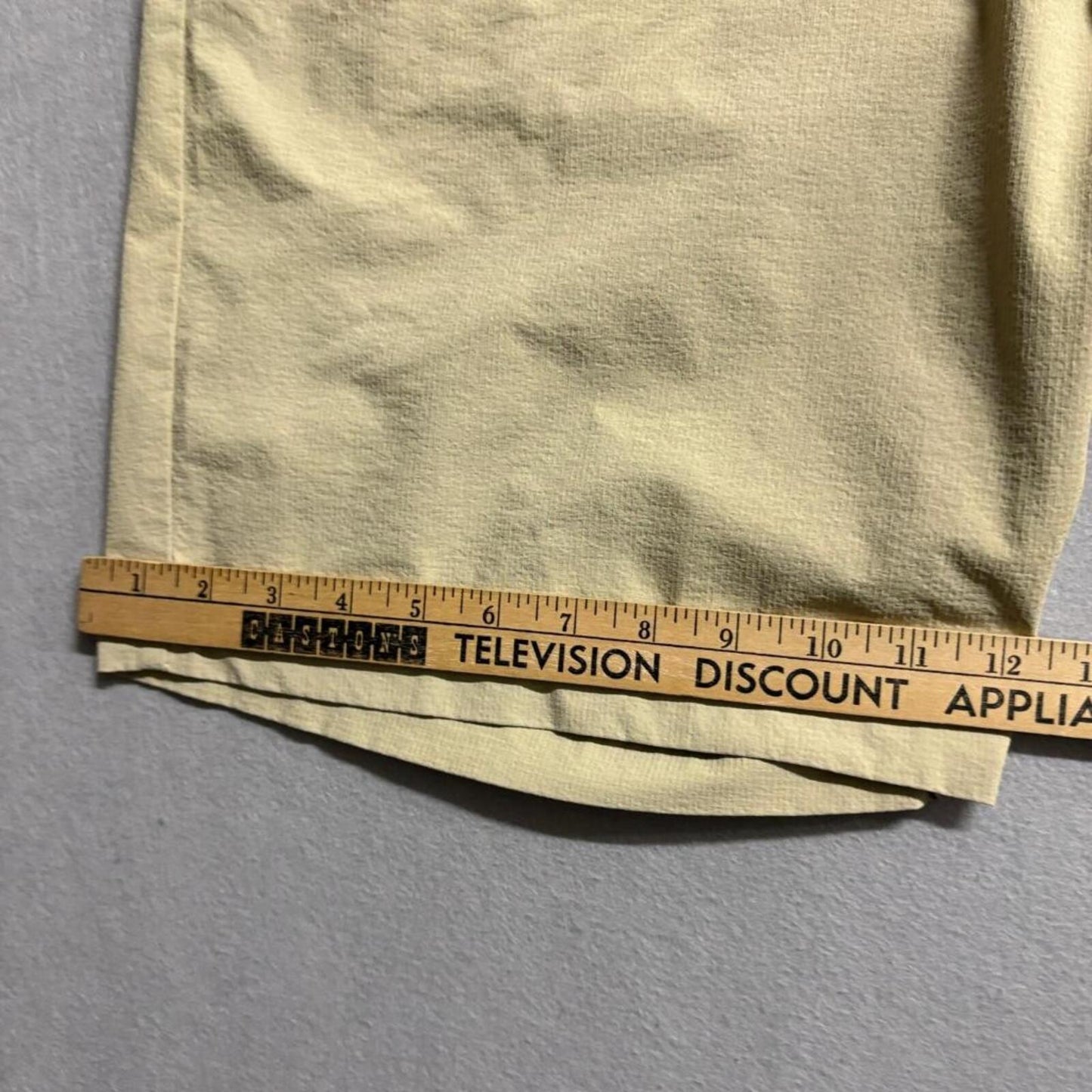 Tommy Bahama Mens 40 Chino Shorts Tan Beige Nylon Blend Stretch Golf Casual