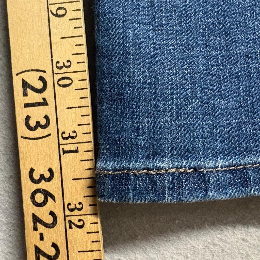 Levis 525 Perfect Waist Straight Leg Jeans Womens Size 12M Blue Denim Stretch