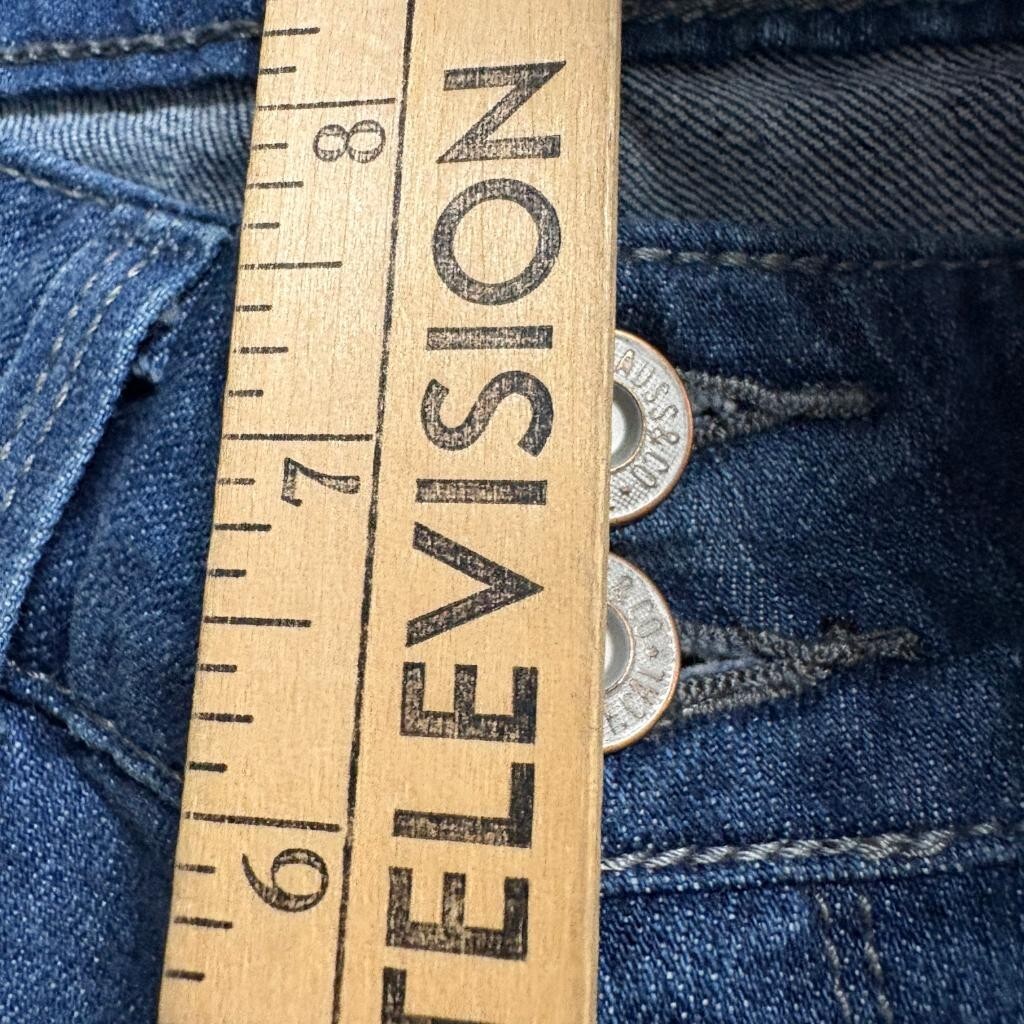 Levis Demi Curve Bootcut Jeans Womens Size 2M Blue Denim Flap Pocket Stretch