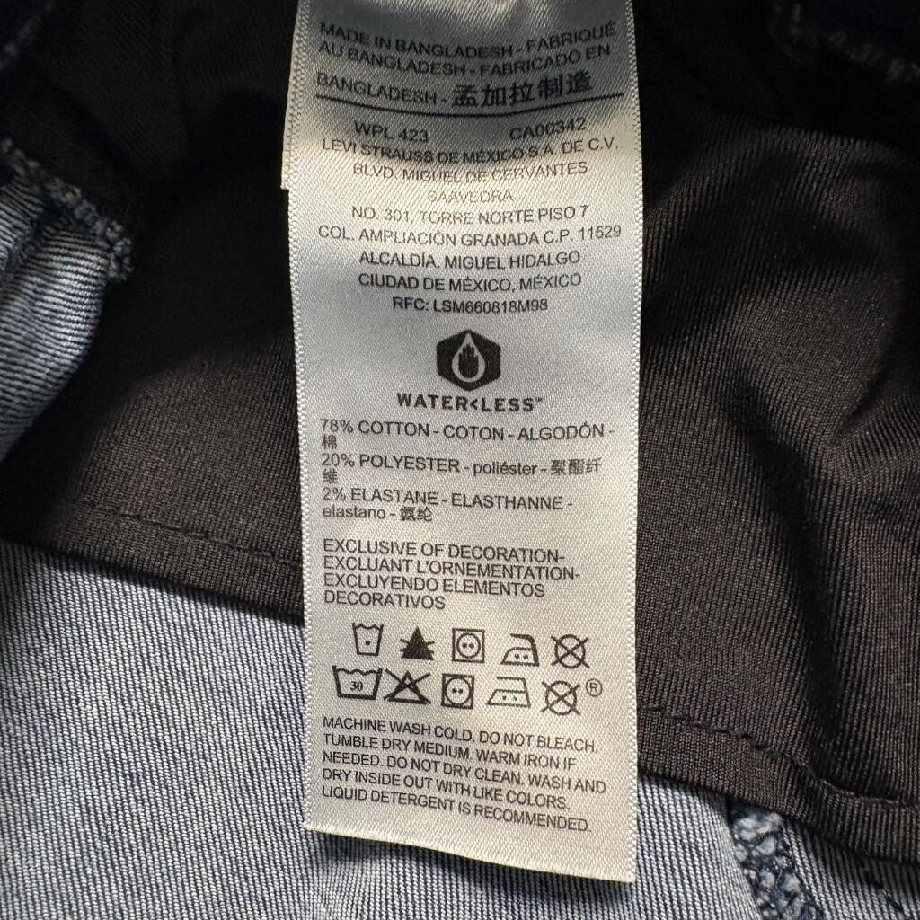 Signature by Levi Strauss Totally Shaping Pull On Skinny Jeans Womens 4M 27x30
