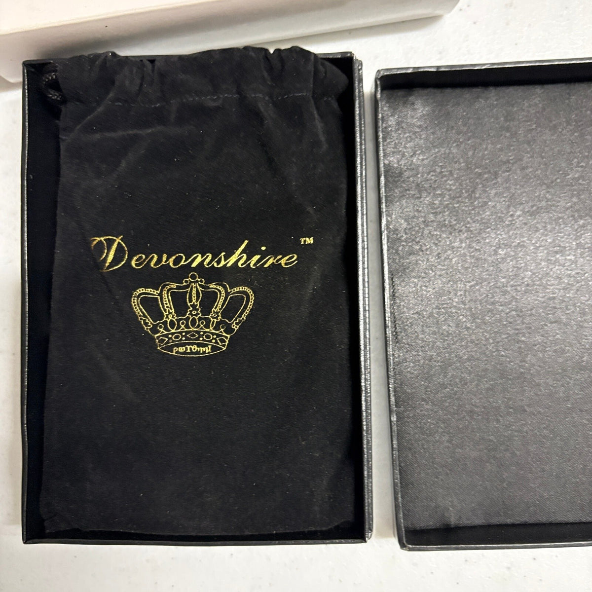 Devonshire Jewelry Co Stainless Steel 8 oz Flask Leather Wrap Crown Logo Boxed