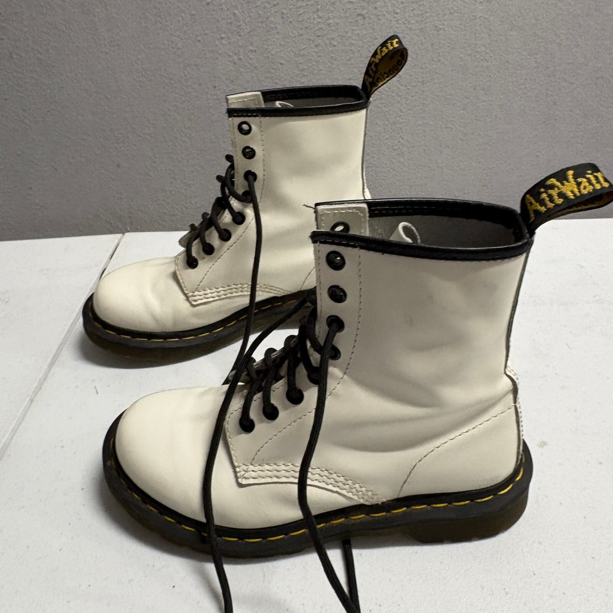 Dr. Martens 1460 White Leather 8-Eye Lace Up Combat Boots Womens Size 6 US /
