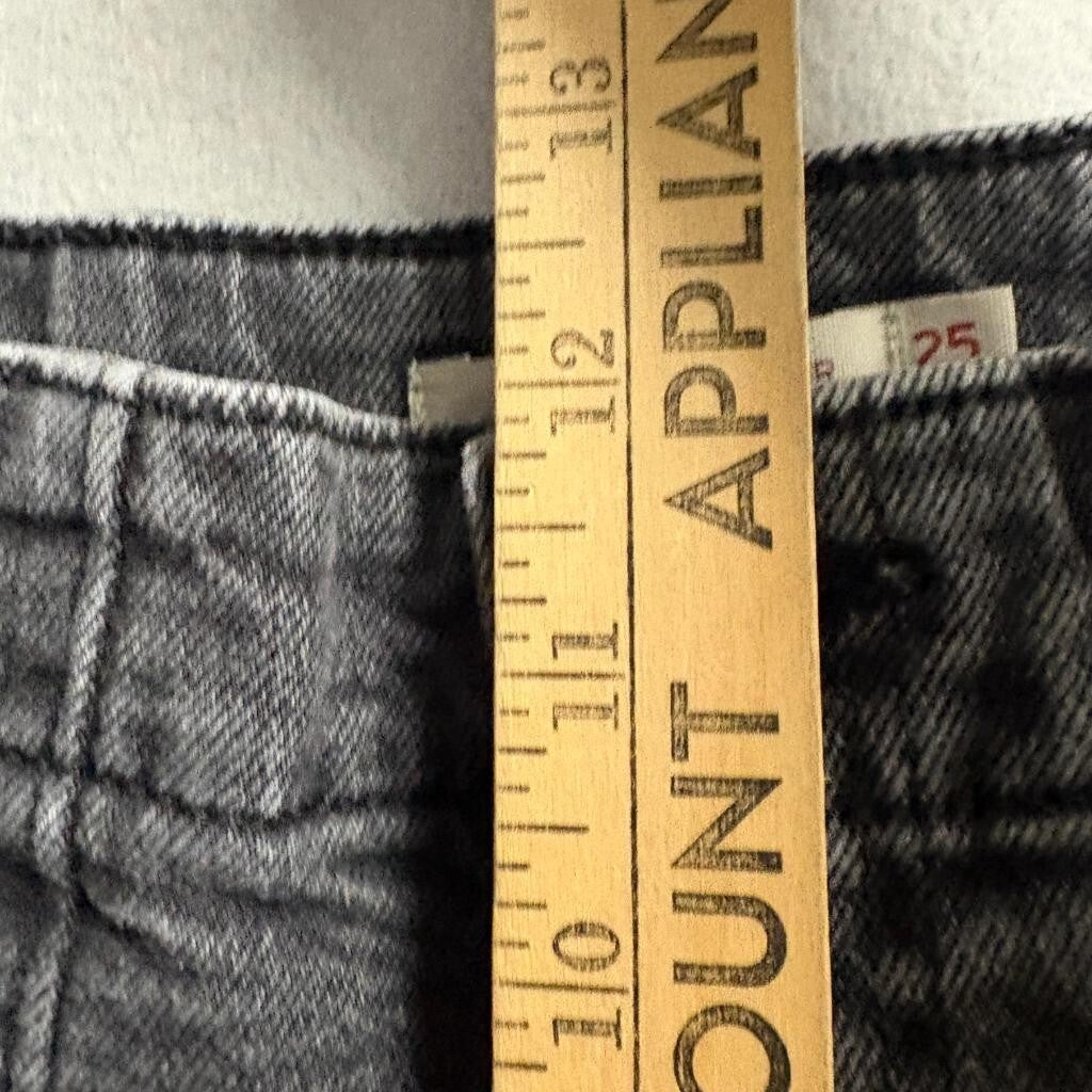 Levi's High Waisted Taper Jeans Womens 25 Black Gray Denim Pleated Front