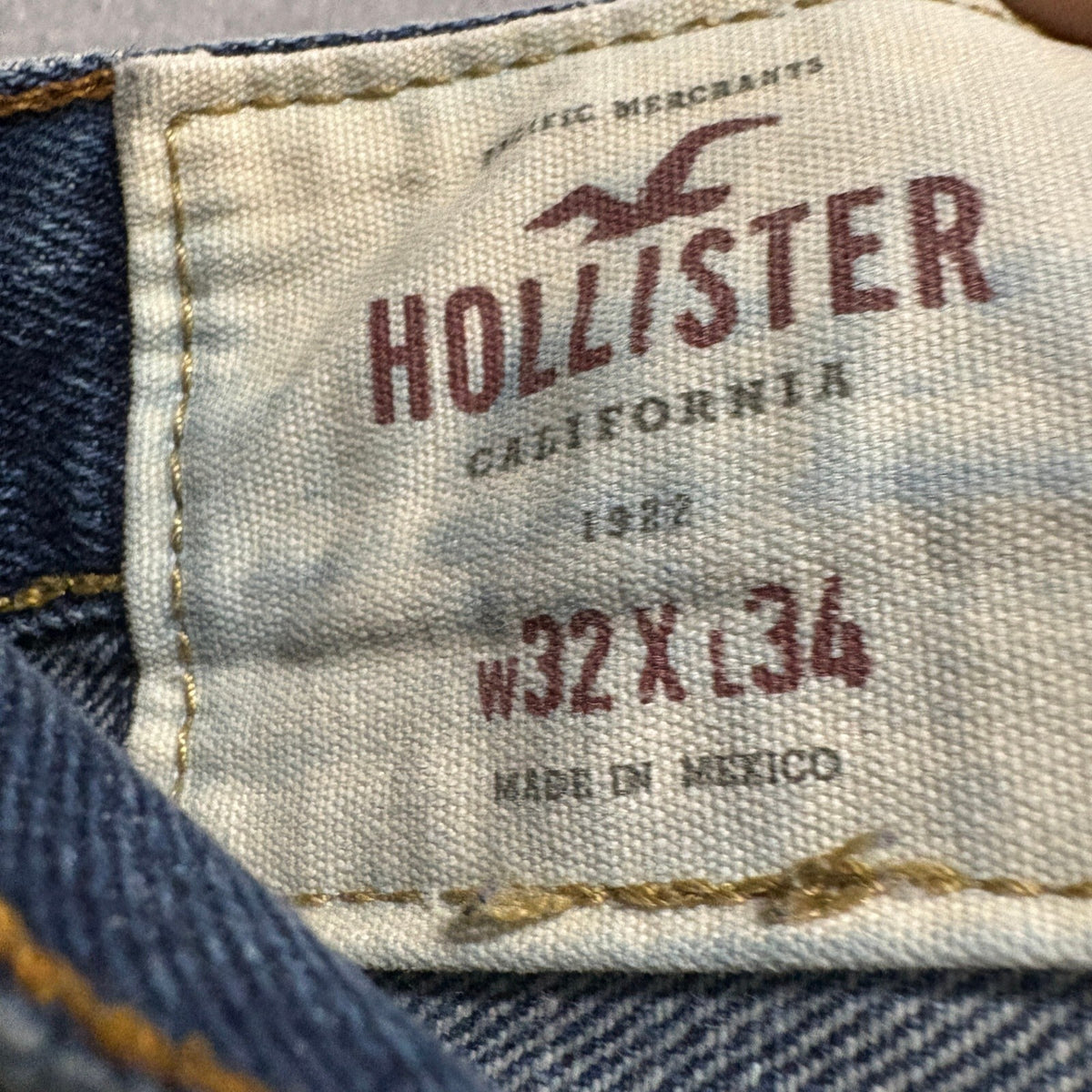 Hollister Jeans Mens 32x34 Blue Denim Button Fly Straight Leg 100% Cotton