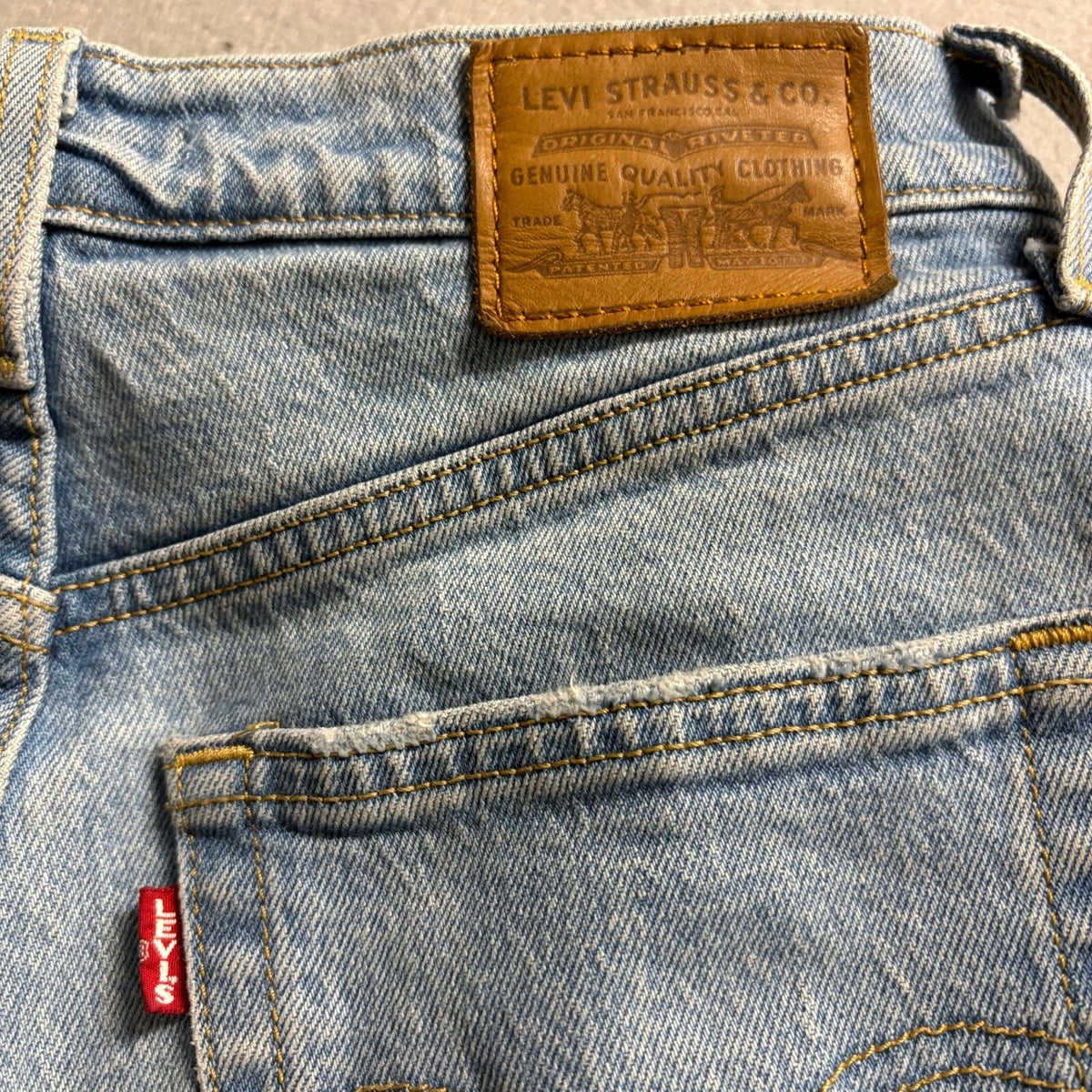 Levis Premium Ribcage Straight Jeans Womens 26 Distressed Light Wash Denim