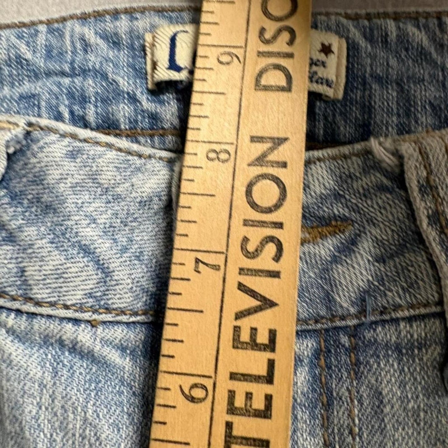LEI Sophia Hiphugger Flare Jeans Womens 5 Short Light Wash Distressed Denim Y2K