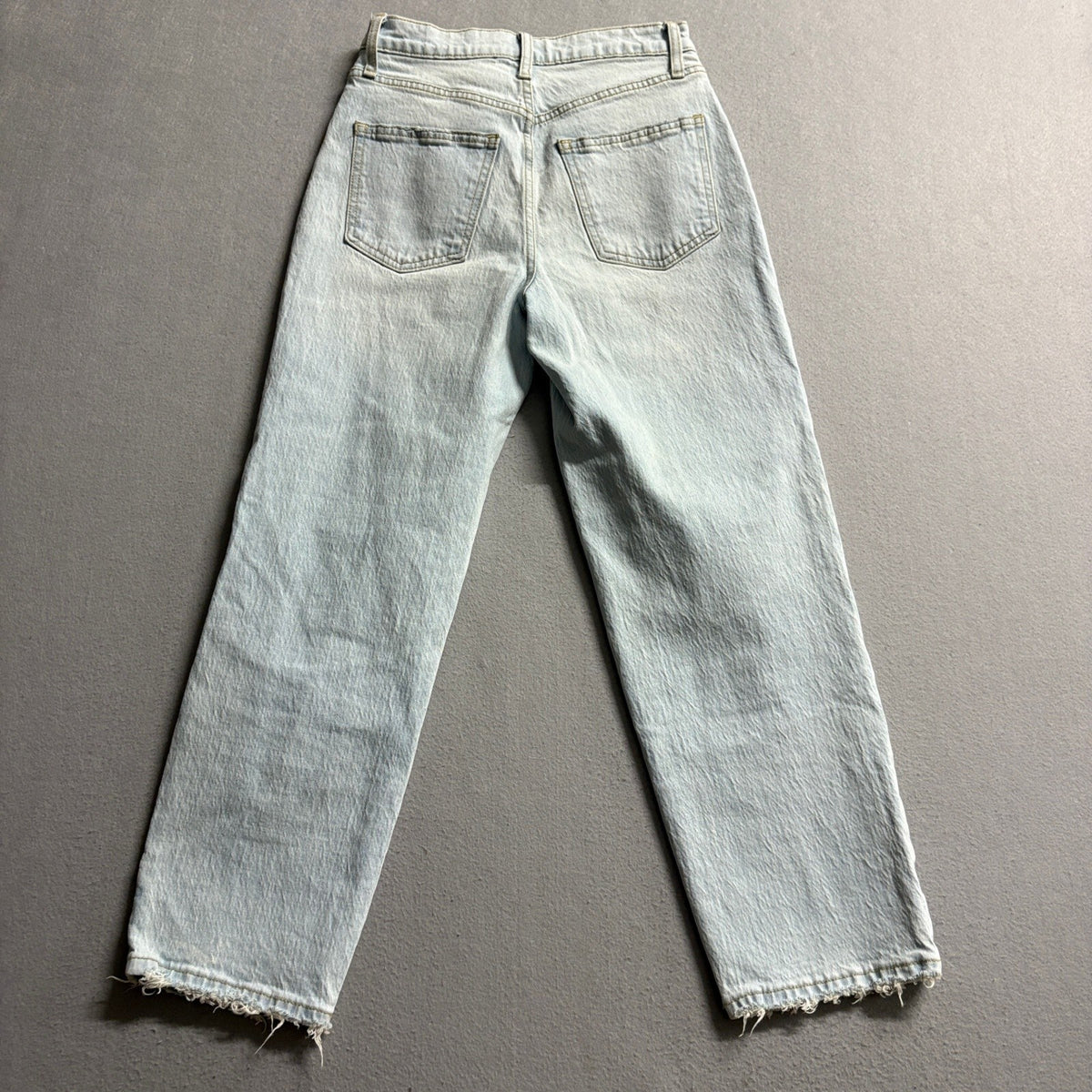 Universal Thread Vintage Straight Jeans Womens 00/24R Light Wash Distressed Blue