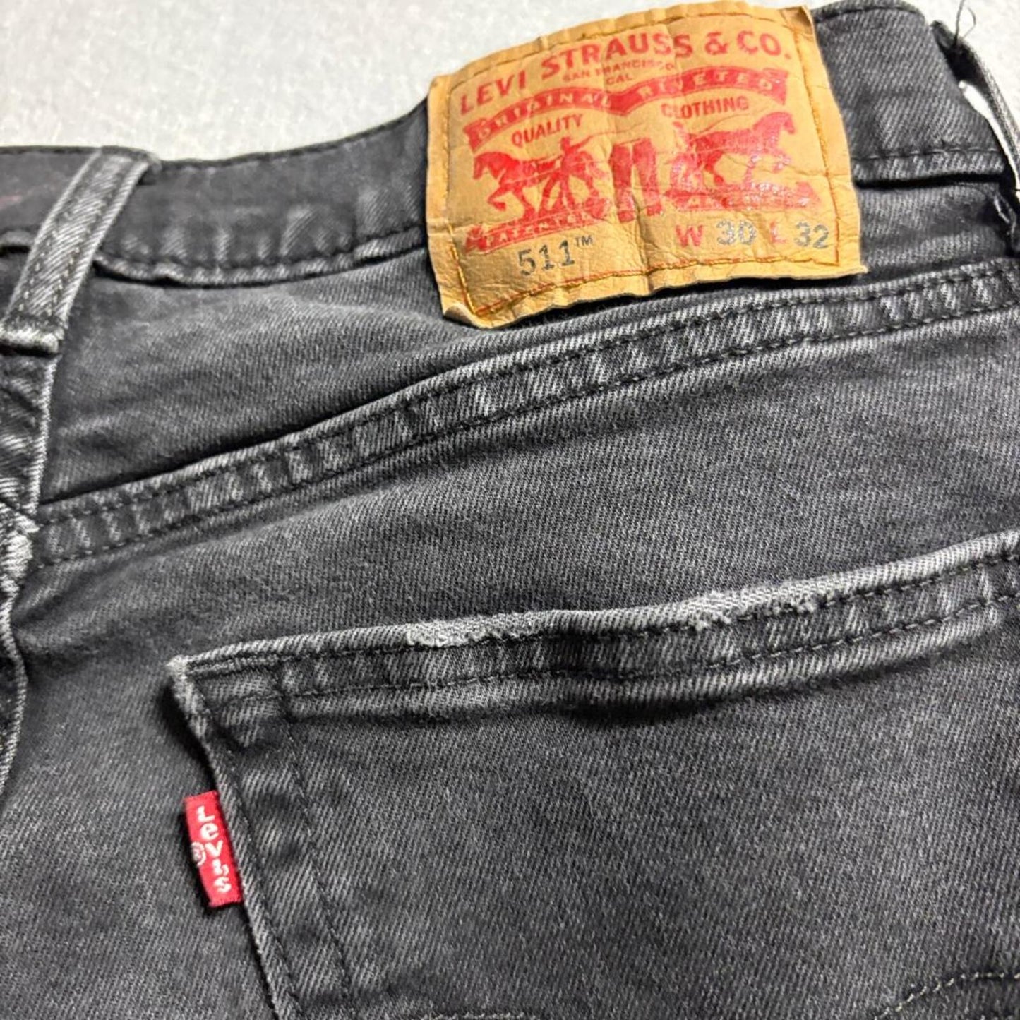 Levi's 511 Slim Fit Distressed Jeans Mens 30x32 Black Ripped Denim Pants