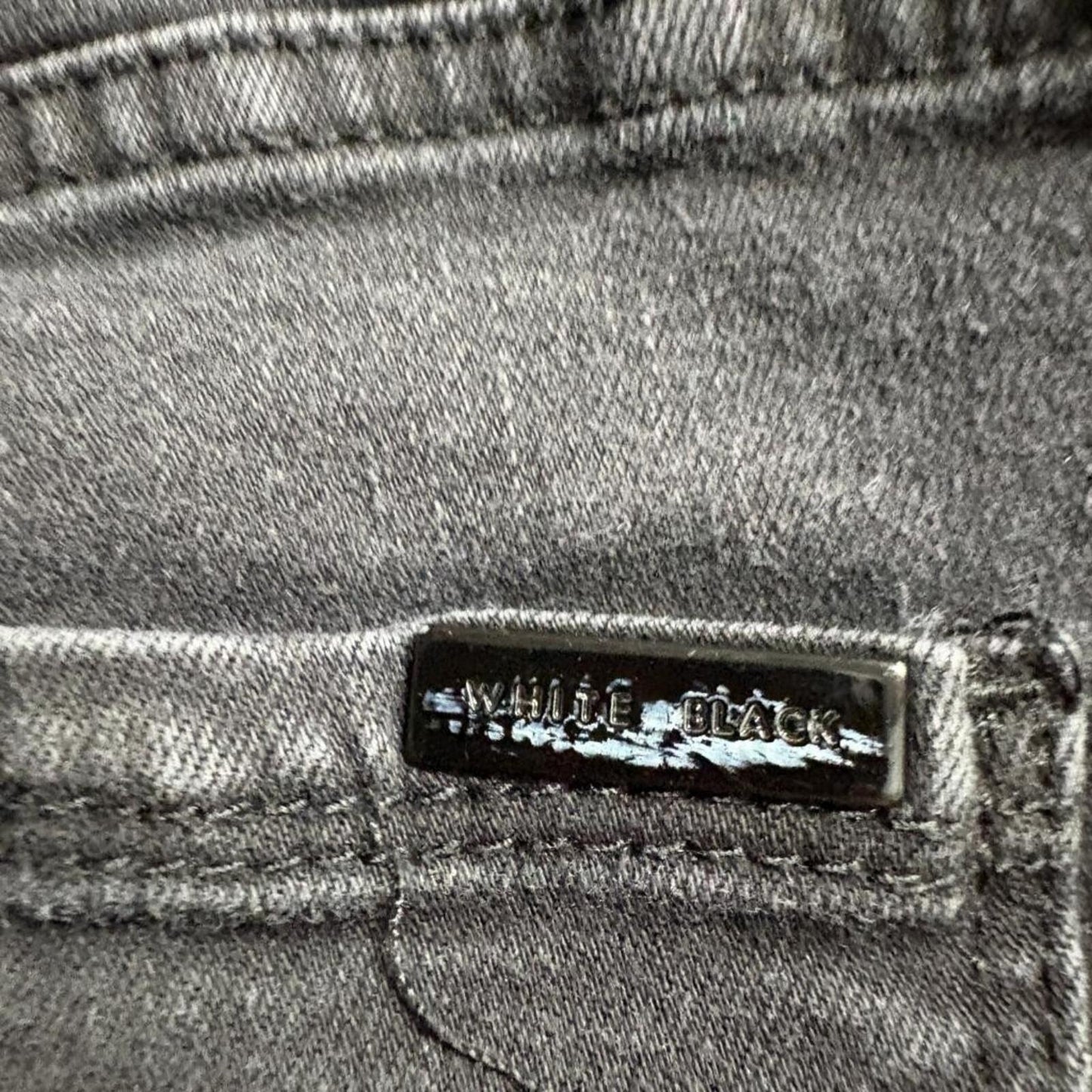 White House Black Market Jeans Womens 4L Black Straight Crop Embroidered Hem