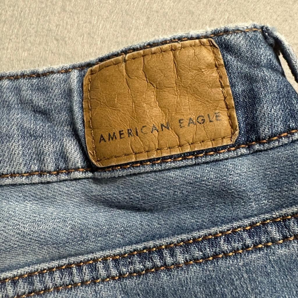 American Eagle Jeans Womens 4 Short Blue Denim Straight Leg Mid Rise Stretch