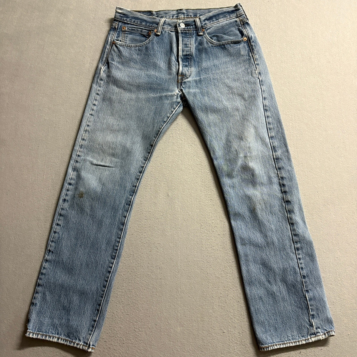Levis 501 Original Fit Jeans Mens 31x30 Light Wash Button Fly Denim Blue