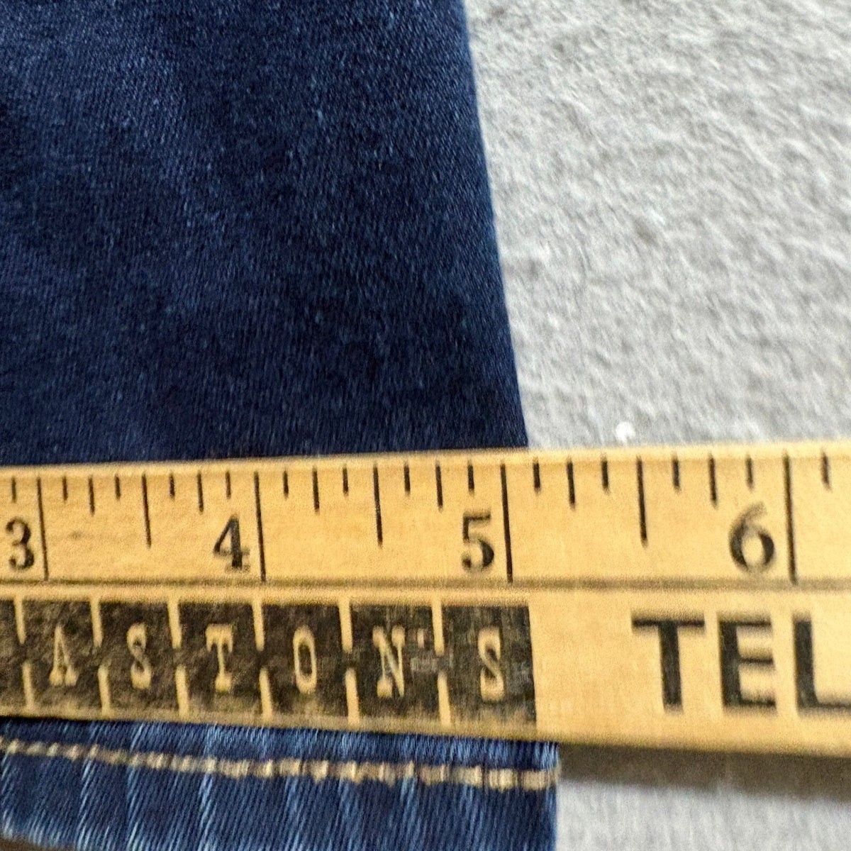 Levi's 710 Super Skinny Jeans Women Size 33 W33 L30 Dark Wash Blue Denim Stretch