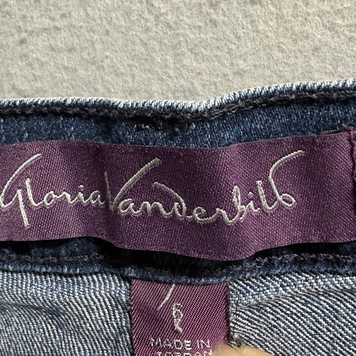 Gloria Vanderbilt Amanda Capri Jeans Womens Size 6 Blue Denim Cuffed Crop Pants