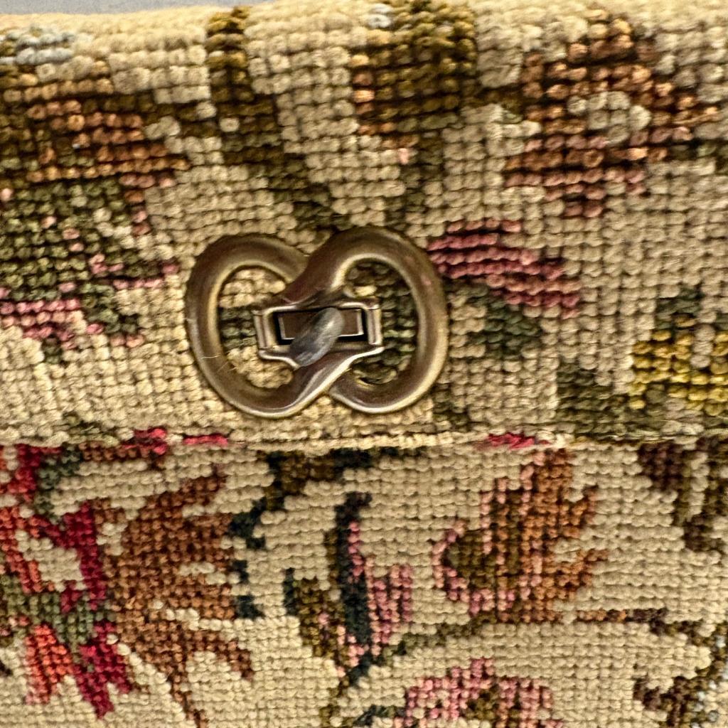 Vintage Floral Needlepoint Tapestry Handbag Kiss Lock Top Handle Purse Beige