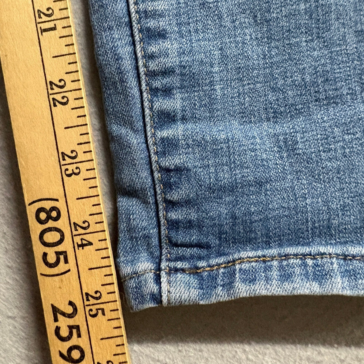 Levi's Boyfriend Jeans Womens Size 32 Medium Wash Distressed Ripped Denim Pants