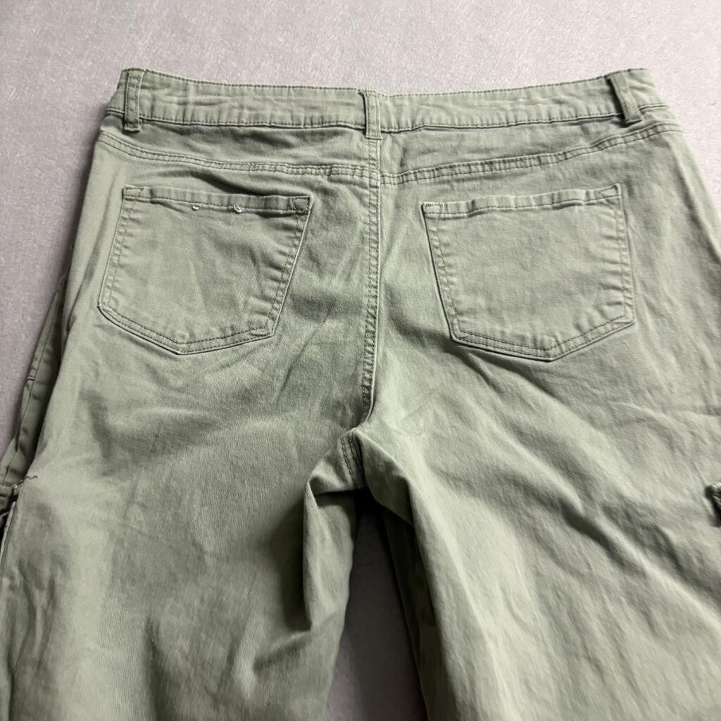 d.jeans Womens Cargo Pants Size 16 Green Cotton Blend Utility Pockets Mid Rise