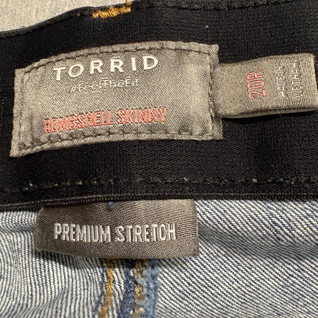 Torrid Bombshell Skinny Jeans Womens 20R Blue Premium Stretch Distressed Frayed