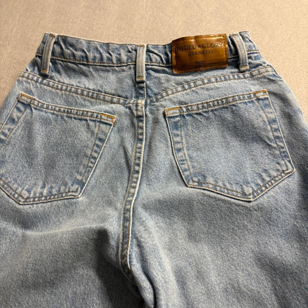 Vintage Faded Glory High Rise Mom Jeans Womens 8 Tall Light Wash 100% Cotton