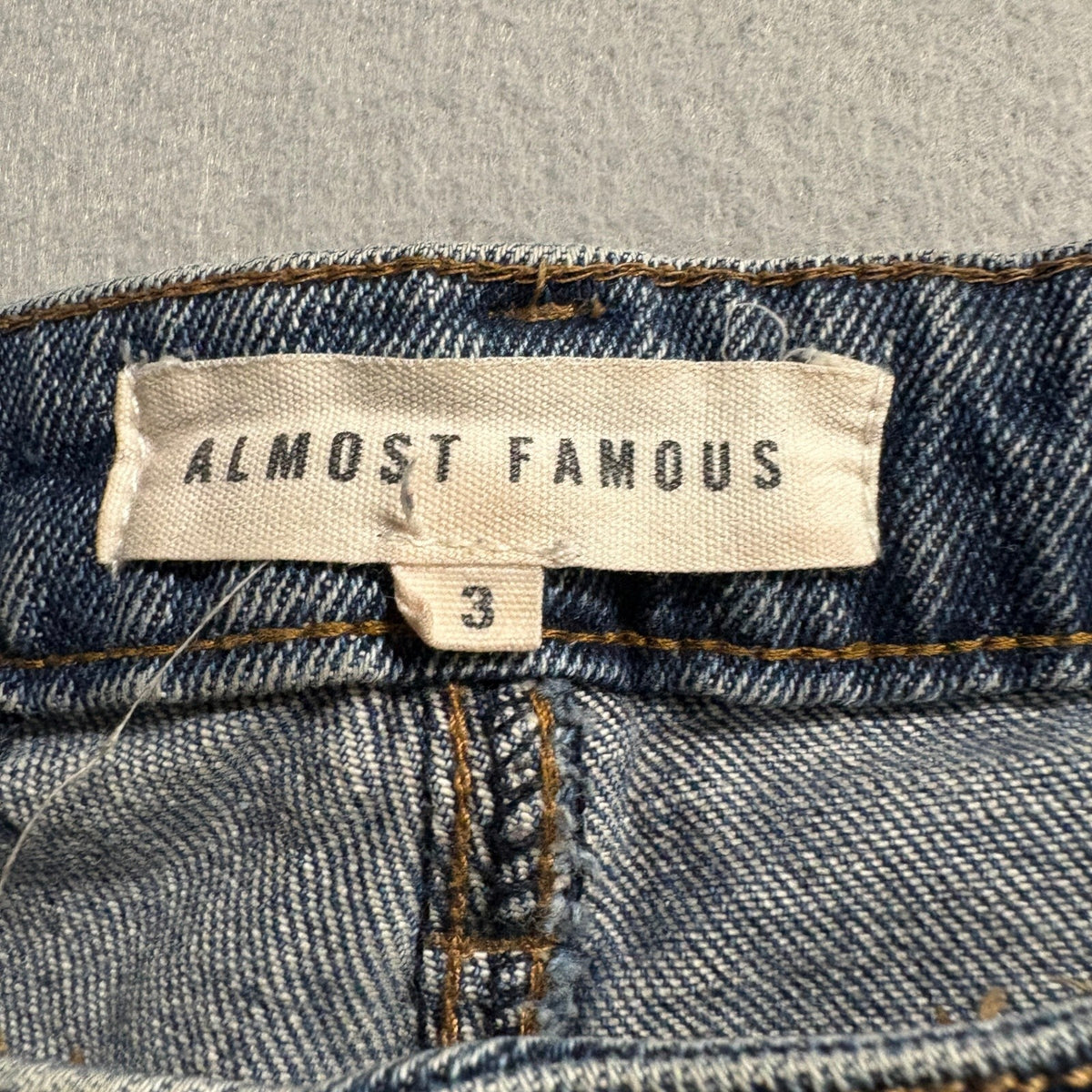 Almost Famous Two Tone Split Color Distressed Jeans Womens Size 3 Blue Denim