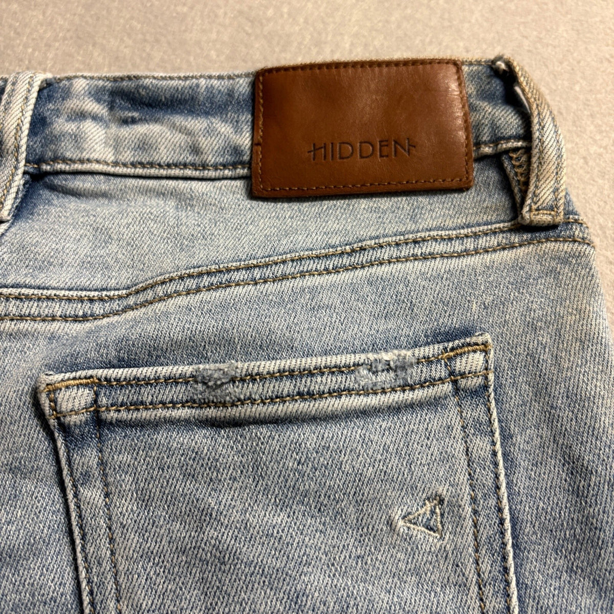 Hidden Los Angeles High Rise Wide Leg Jeans Womens Size 24 Distressed Raw Hem