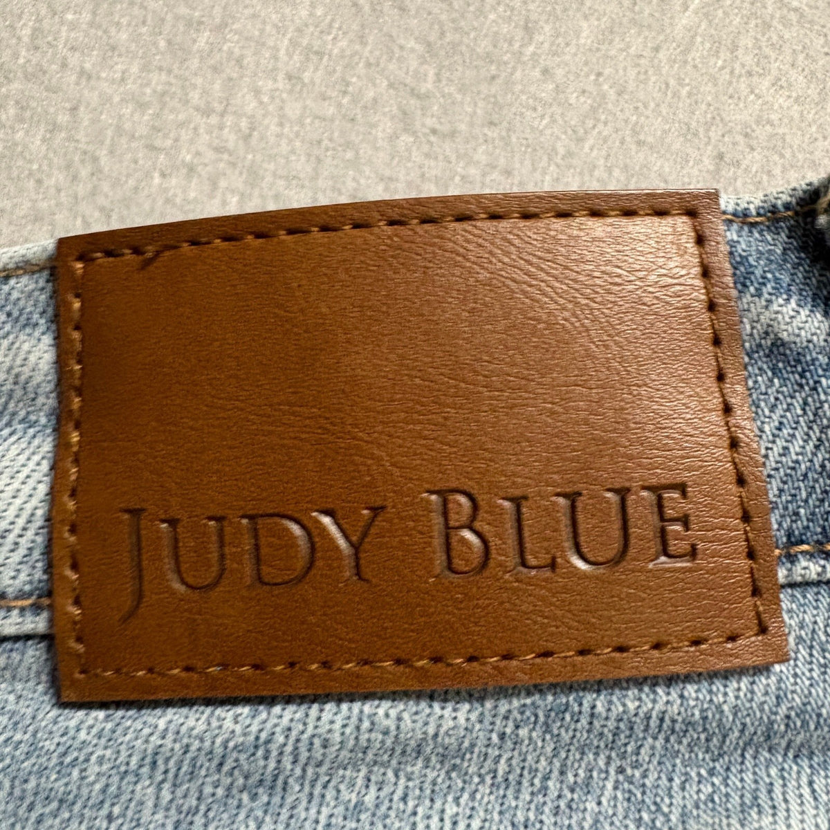 Judy Blue 90s Straight Leg Jeans Womens Size 1/25 Distressed Raw Hem Light Wash