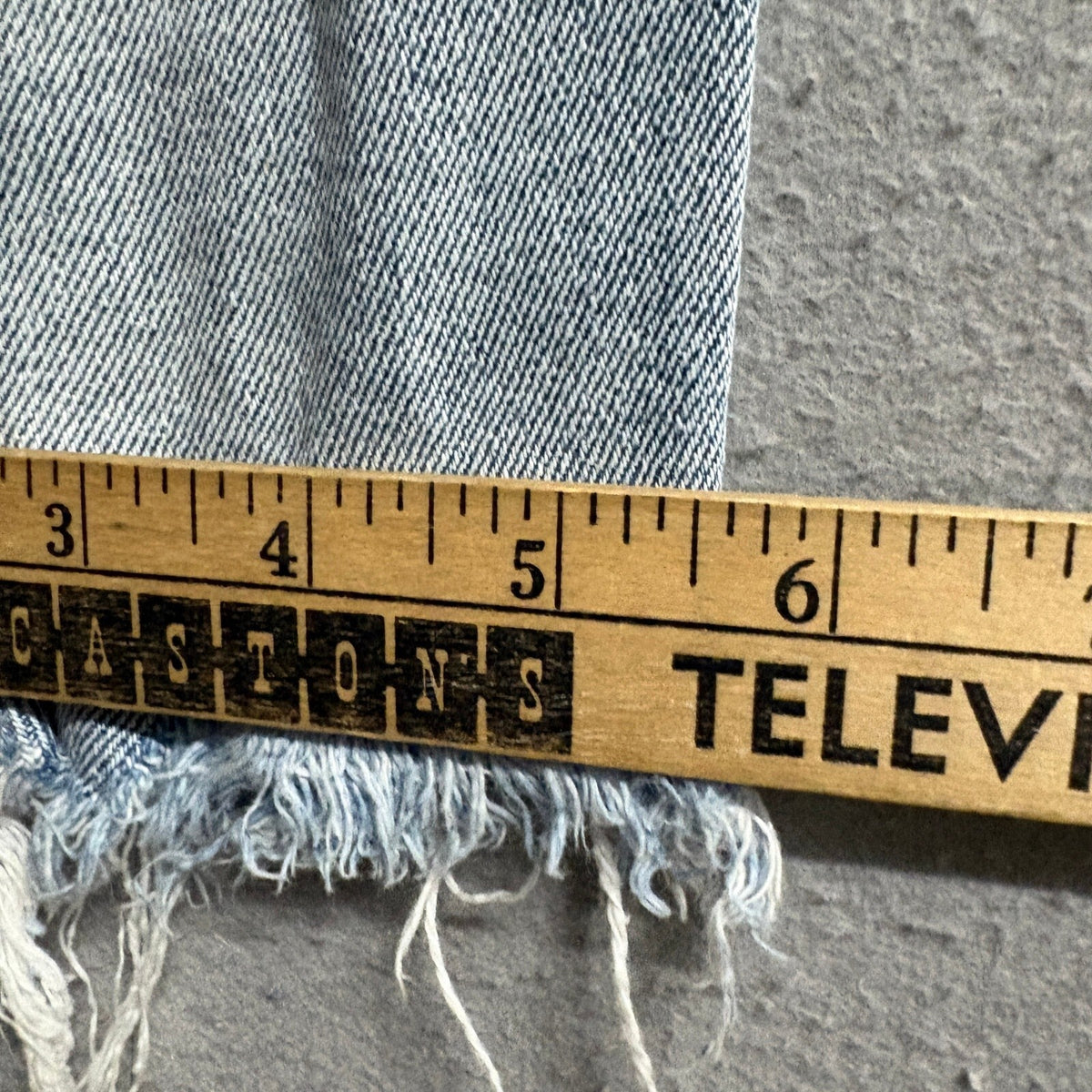 Almost Famous Two Tone Split Color Distressed Jeans Womens Size 1 High Rise Hem
