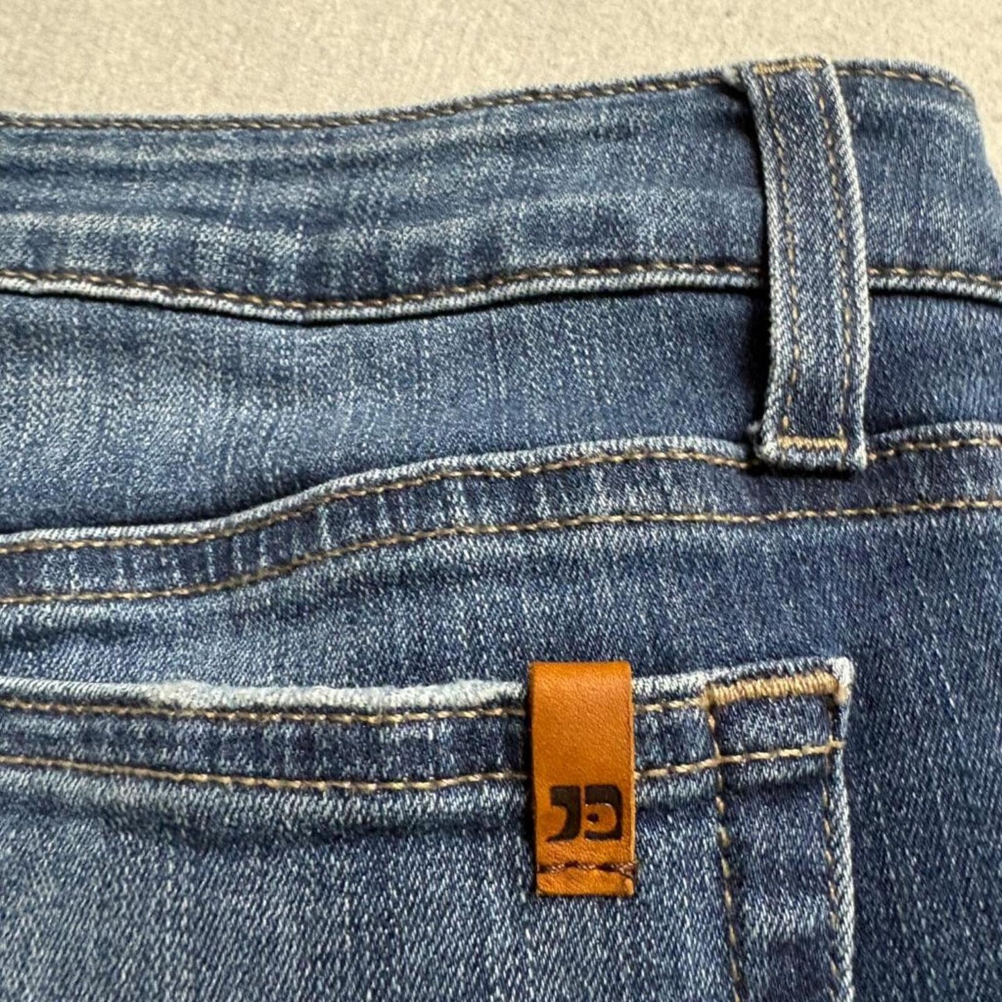 Joe's Jeans Women's Size 30 Blue Denim Bootcut Stretch Jeans Medium Wash 31x34