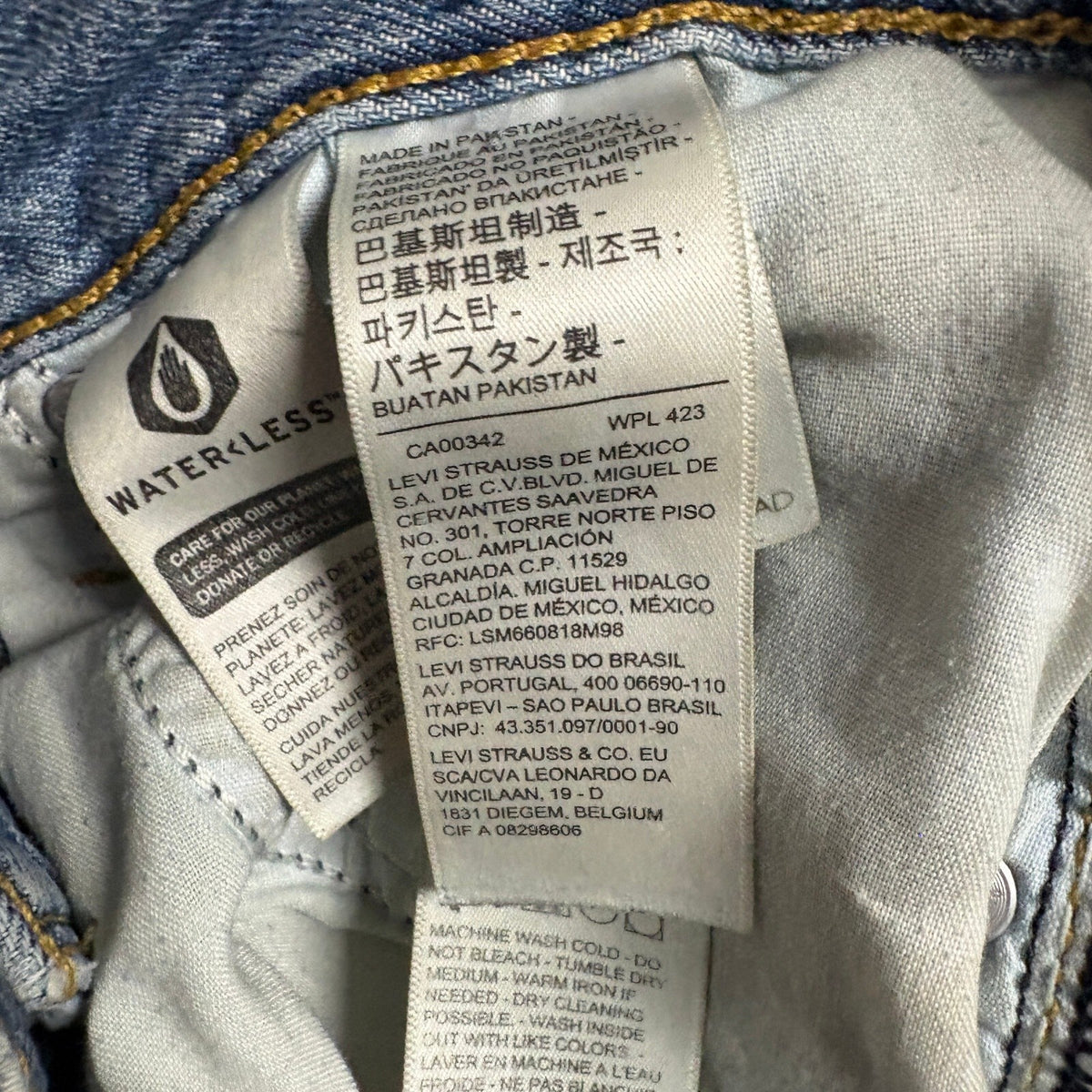 Levis High Waisted Straight Jeans Womens 27 Medium Wash Blue Denim Pants