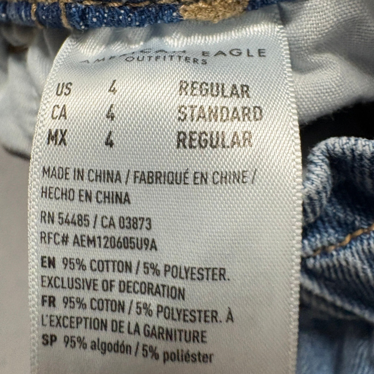 American Eagle Women Size 4 Regular High Rise Elastic Waist Mom Jeans Blue Denim