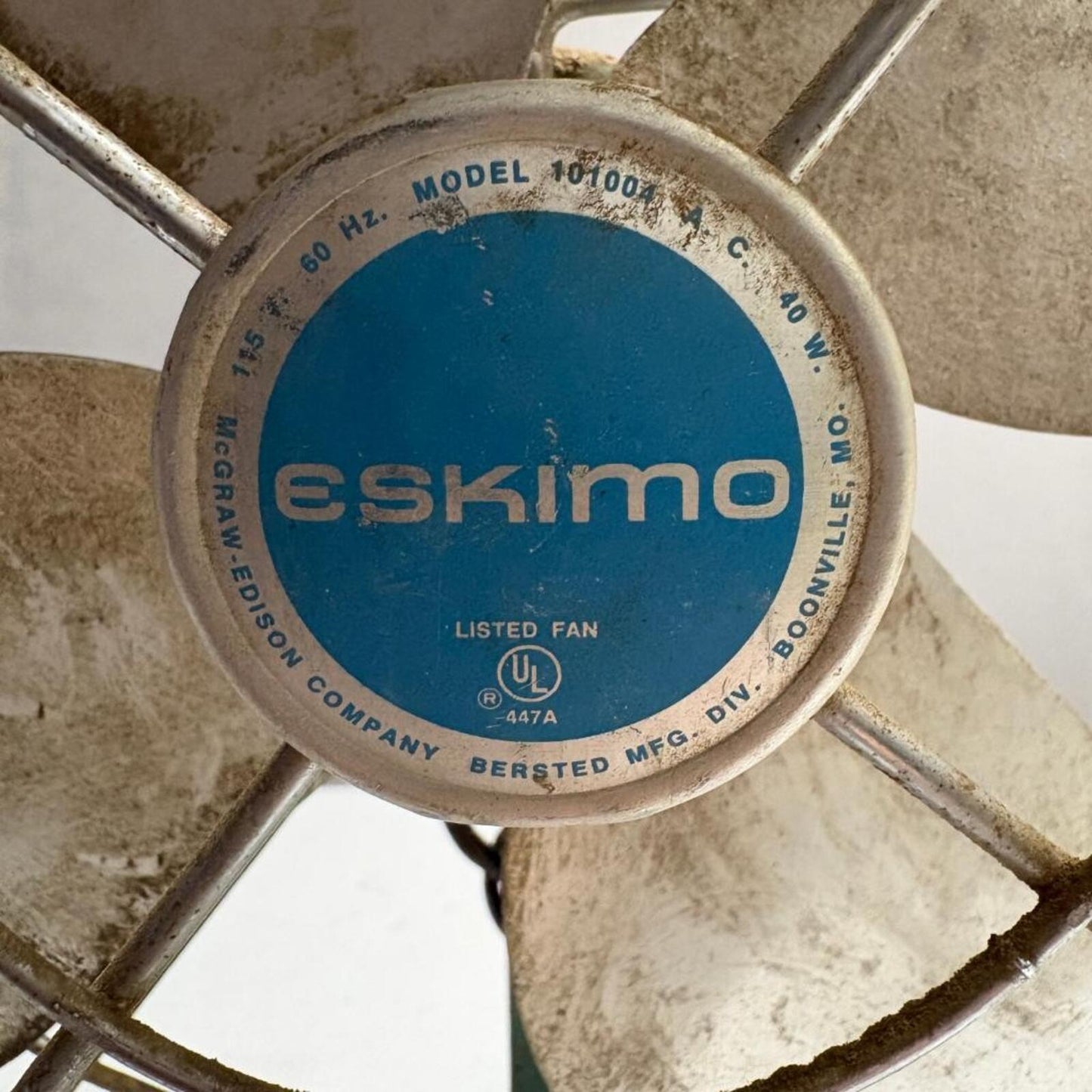 Vintage Eskimo Fan Model 101004 McGraw-Edison Teal Blue Metal Desk Table Fan