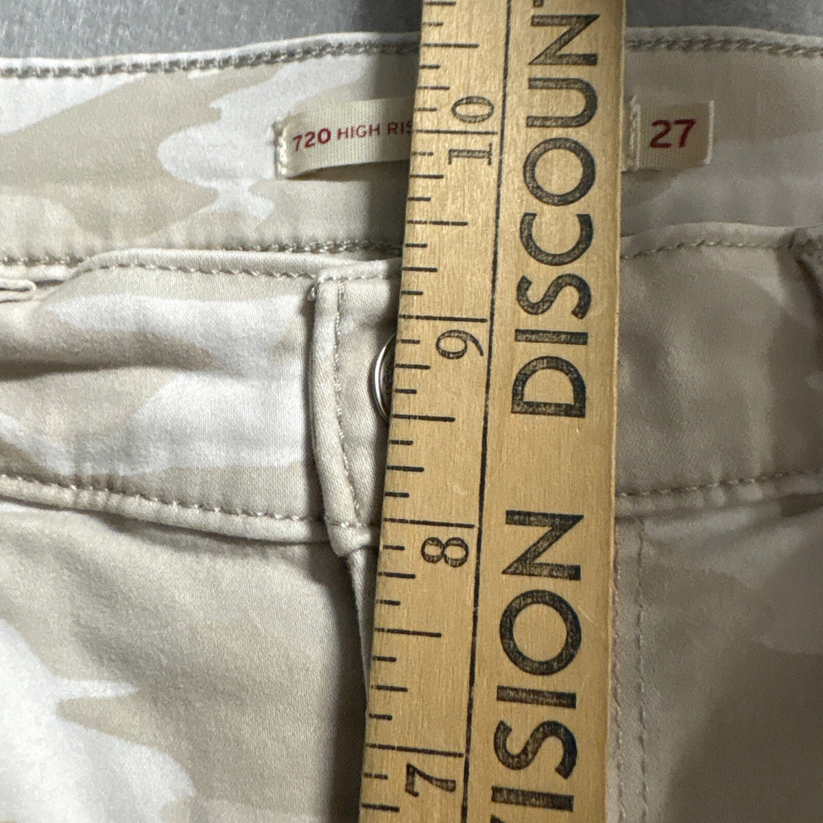 Levi's 720 High Rise Super Skinny Crop Camo Jeans Womens Size 27 Beige Stretch