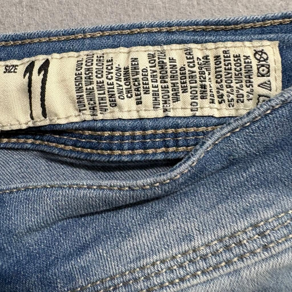 Indigo Rein Ankle Jeans Womens Size 11 Blue Distressed Novelty Patches Stretch