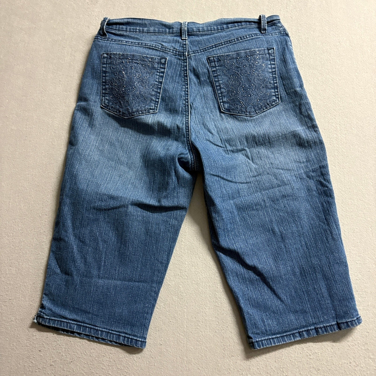 Gloria Vanderbilt Amanda Skimmer Denim Shorts Womens Size 12 Blue Jean Capris