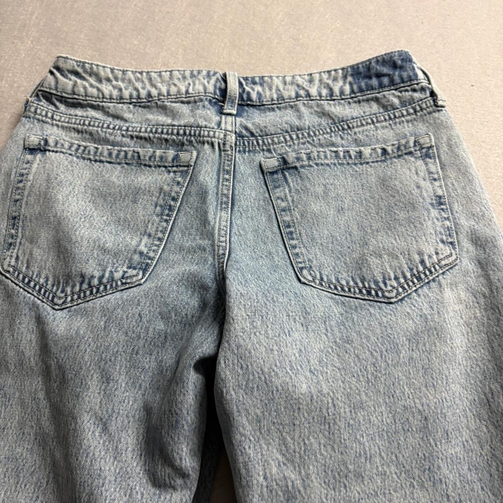 Hollister Low Rise Baggy Jeans Womens 6R W28 Light Wash Distressed Ripped Denim
