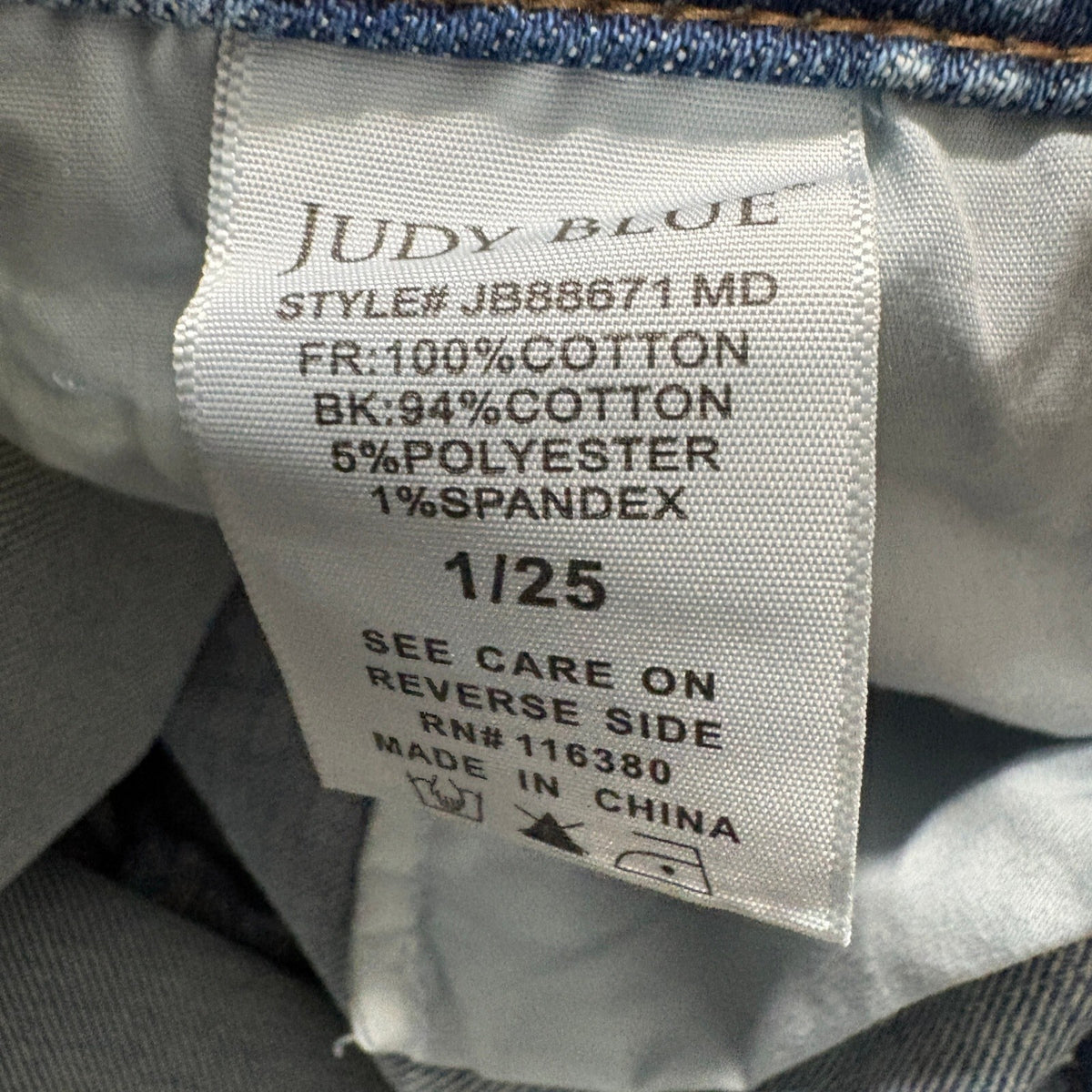 Judy Blue 90s Straight Leg Jeans Womens Size 1/25 Distressed Raw Hem Light Wash