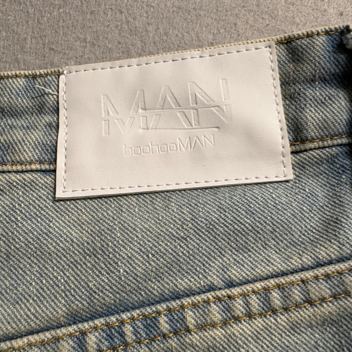 BoohooMAN Mens Jeans 30R Light Wash Blue Denim Button Fly Straight Leg Cotton