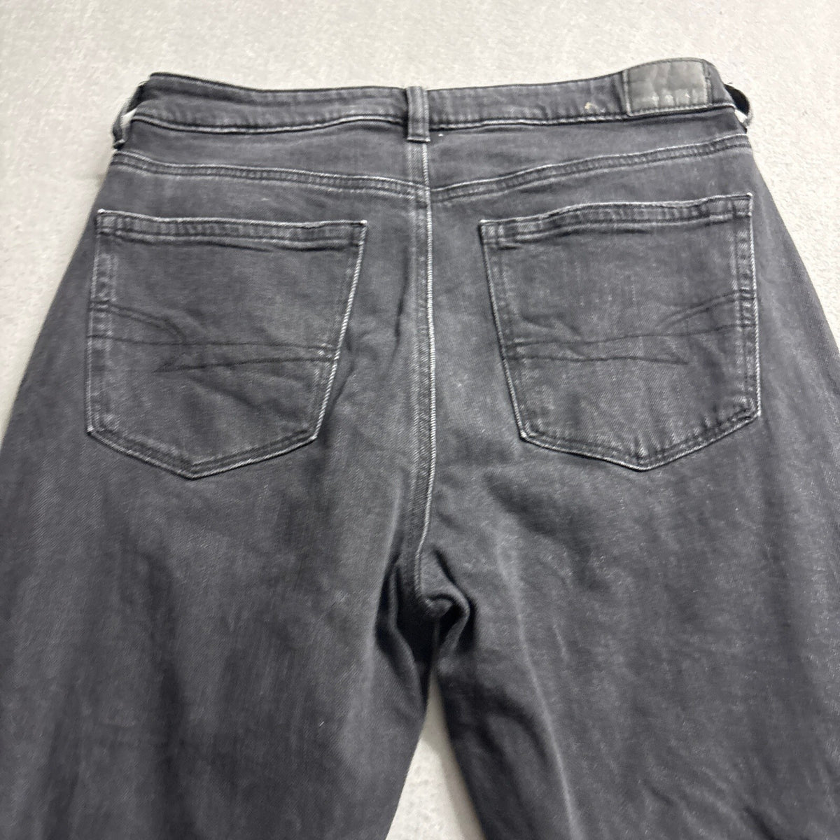 American Eagle Strigid Mom Jeans Womens 6 Black Distressed High Rise Denim