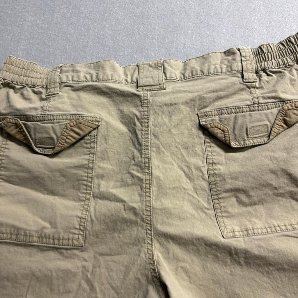 The Foundry Supply Co Mens Cargo Shorts Size 44 Tan Khaki Elastic Waist Stretch