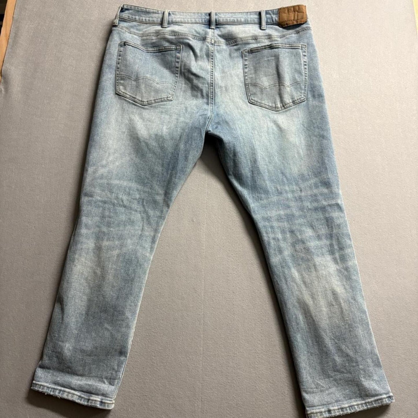 American Eagle Airflex Athletic Fit Distressed Jeans Mens 40x30 Light Wash Blue
